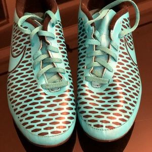 Size 5.5 Big Kids Nike Cleats